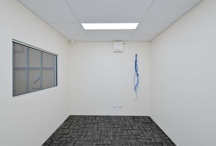 5/8-10 Commodore Drive Rockingham WA 6168 - Image 11