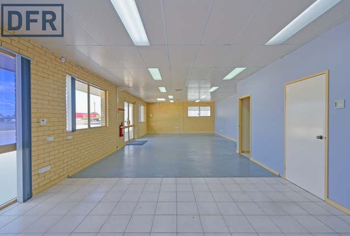 2/30 Ocean Street Kwinana Beach WA 6167 - Image 15