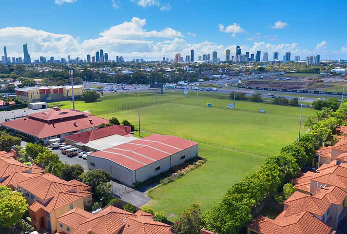 18 Fairway Drive Clear Island Waters QLD 4226 - Image 3