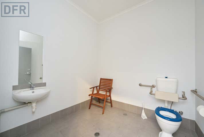 2/1 Merino Entrance Cockburn Central WA 6164 - Image 16