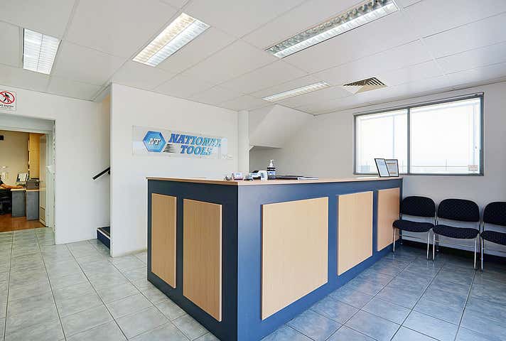 46 Tulloch Way Canning Vale WA 6155 - Image 5