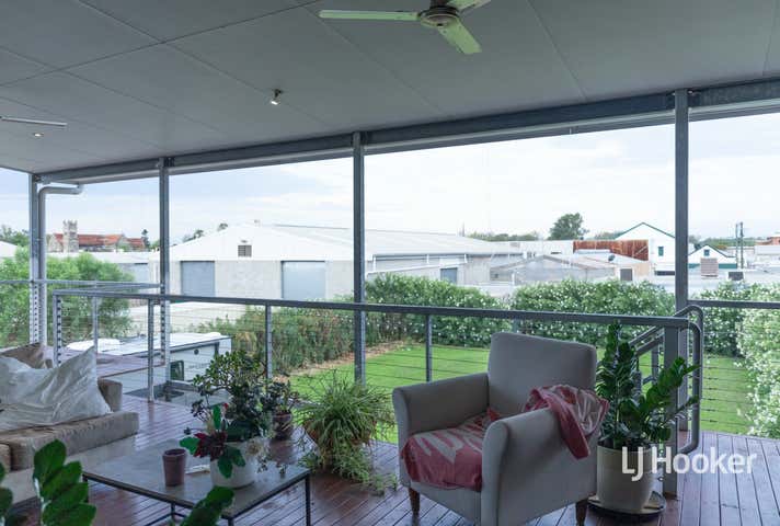32 Hawthorne Street Roma QLD 4455 - Image 15