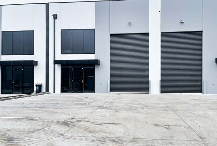 1 & 2/21 Camino Crescent Cranbourne West VIC 3977 - Image 4