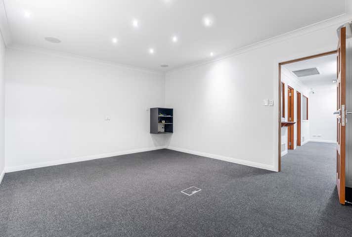 2a/65 Riverside Place Morningside QLD 4170 - Image 2