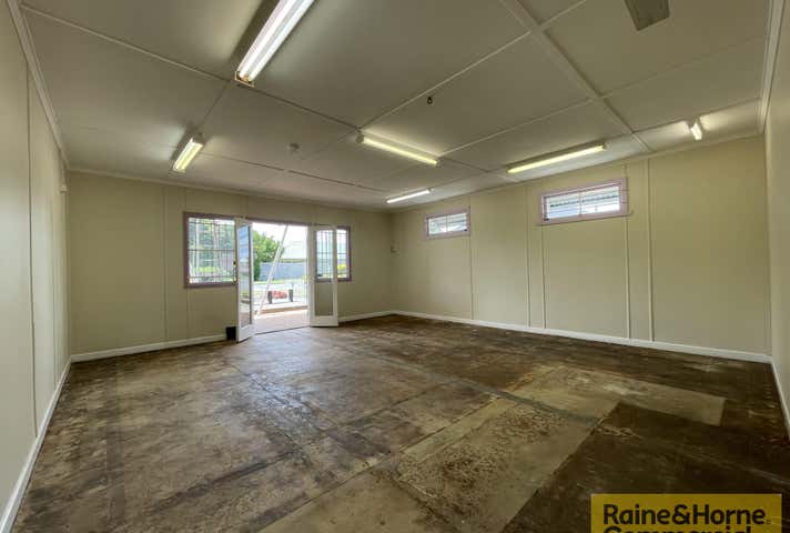 1/130 Nathan Street Brighton QLD 4017 - Image 2