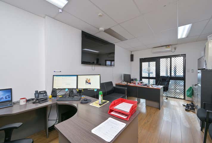 12 Winchester Road Bibra Lake WA 6163 - Image 15