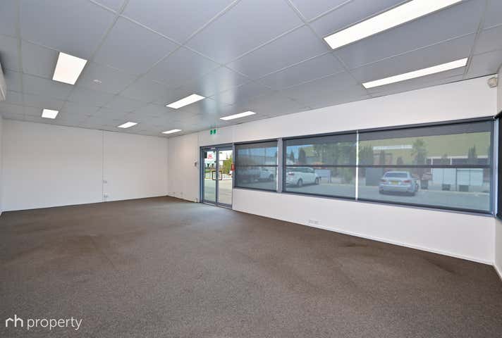 8/8 Hurley Street Canning Vale WA 6155 - Image 16