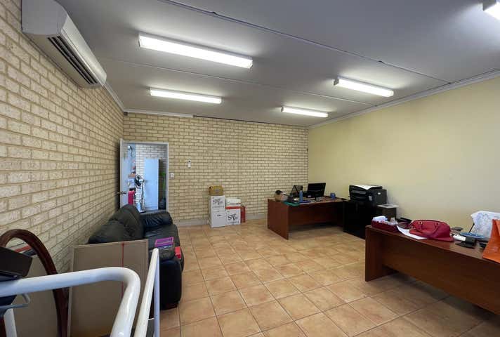 15 Pavers Circle Malaga WA 6090 - Image 31