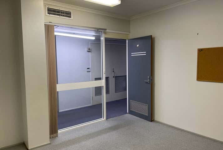 15/129a Lake Street Cairns City QLD 4870 - Image 4