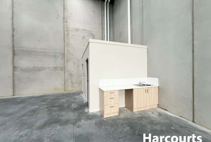 27 Zinc Circuit Cranbourne North VIC 3977 - Image 6