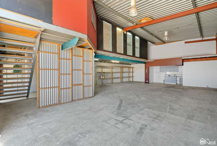 2/3 Lockhart Road Kelmscott WA 6111 - Image 4