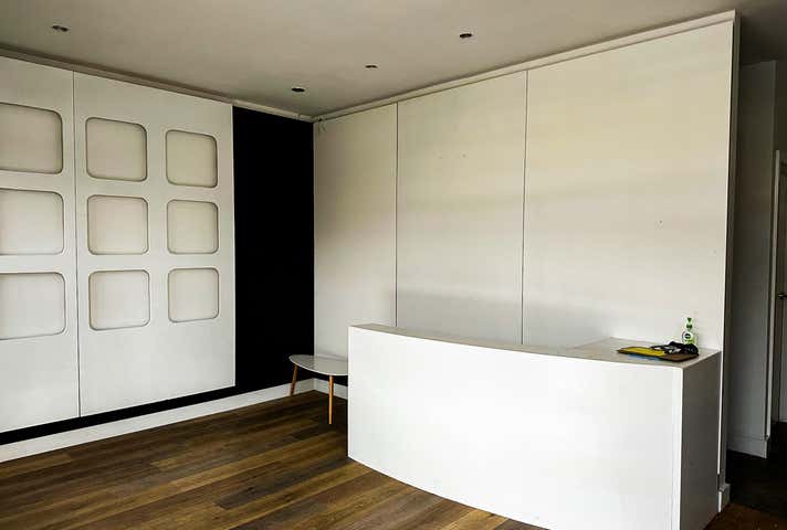 4 Torca Terrace Mornington VIC 3931 - Image 2