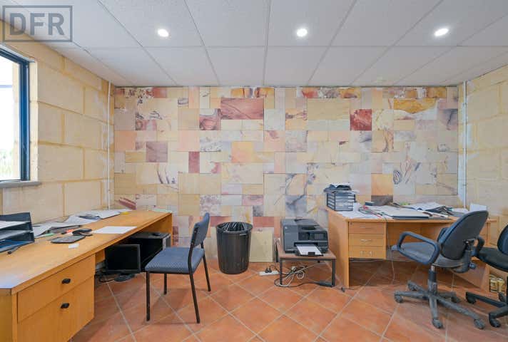 15 Helmshore Way Port Kennedy WA 6172 - Image 14