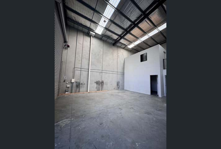 2/73 Eucumbene Drive Ravenhall VIC 3023 - Image 4