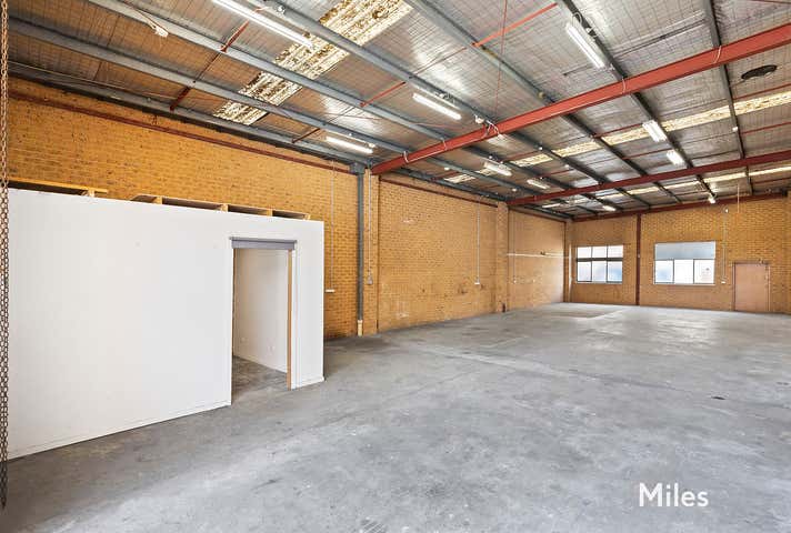 11 Bostock Court Thomastown VIC 3074 - Image 3