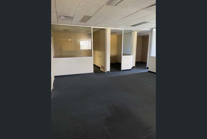 70 Kent Way Malaga WA 6090 - Image 5