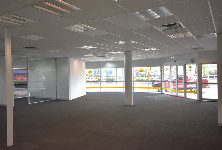 1-2/324 Griffith Road Lavington NSW 2641 - Image 2