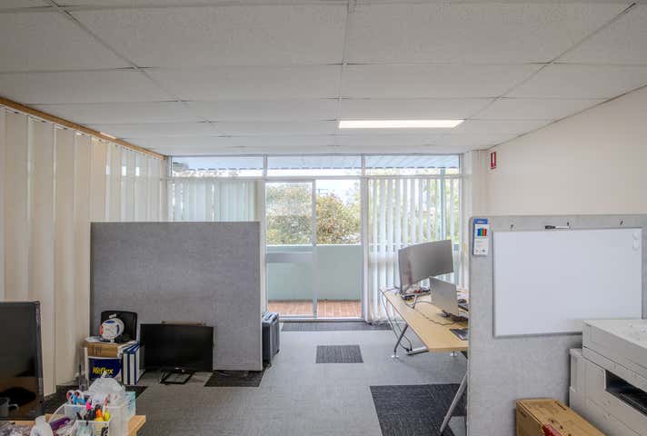 12/2 Grice Avenue Paradise Point QLD 4216 - Image 6