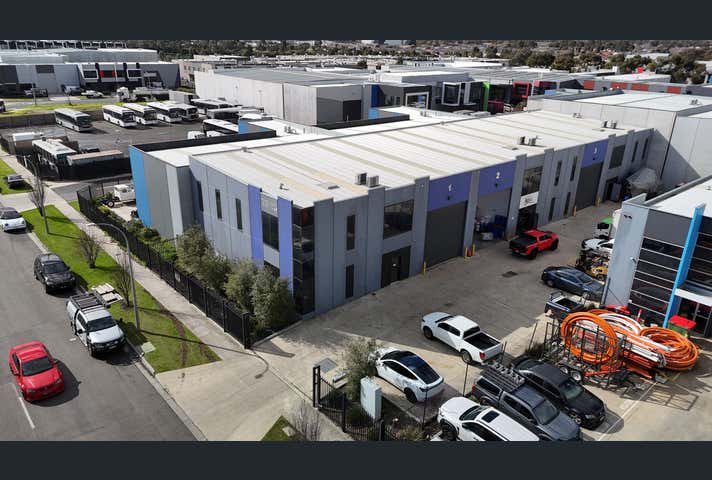 1/18-20 Futures Road Cranbourne West VIC 3977 - Image 2