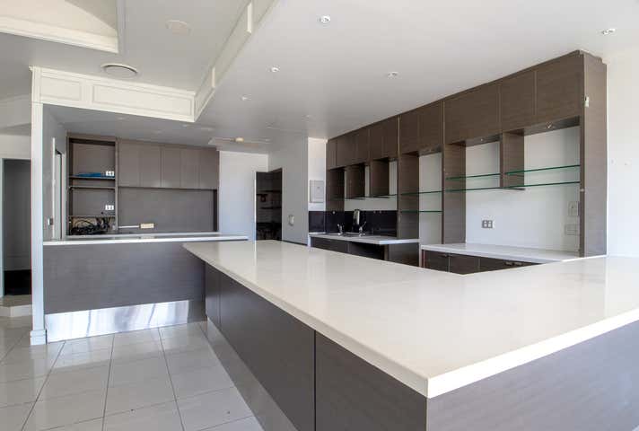 10-11, 9 Beach Rd Surfers Paradise QLD 4217 - Image 7