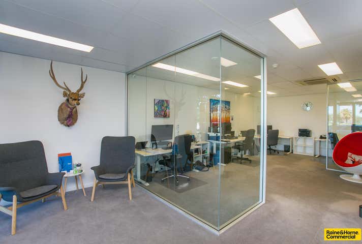 1 / 98 Terrace Road East Perth WA 6004 - Image 3