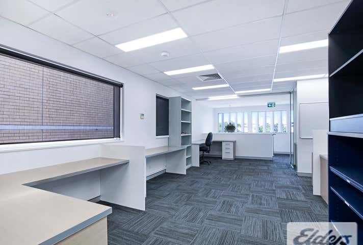 207 Logan Road Woolloongabba QLD 4102 - Image 2