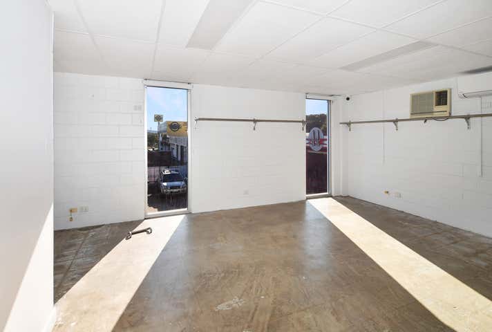 3/205 Ingham Road West End QLD 4810 - Image 4