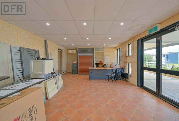 15 Helmshore Way Port Kennedy WA 6172 - Image 13