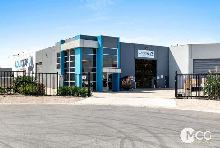 1/17 Linmax Court Point Cook VIC 3030 - Image 2