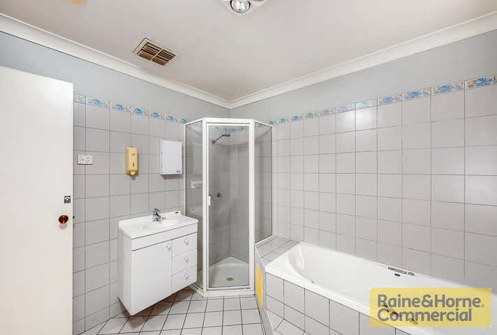 2/22 Ferny Way Ferny Hills QLD 4055 - Image 2