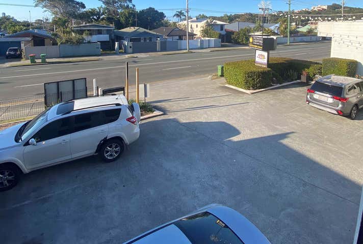 Unit 2, 40 Pacific Avenue Miami QLD 4220 - Image 5