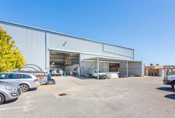 35 Kimmer Place Queens Park WA 6107 - Image 13