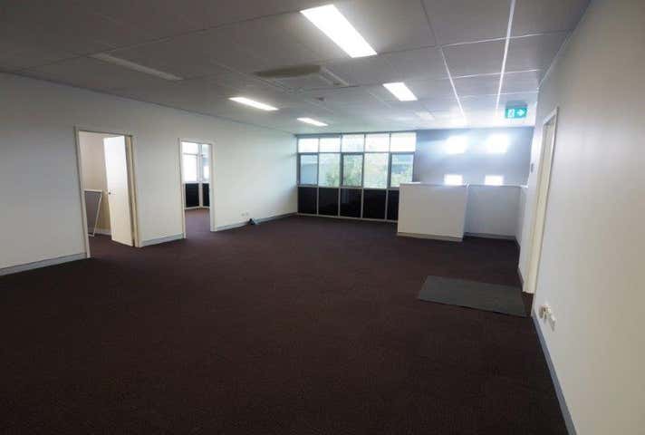 26 Distinction Rd Wangara WA 6065 - Image 15