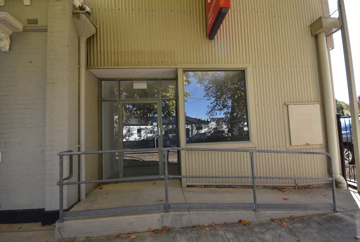 585a Macauley Street Albury NSW 2640 - Image 3