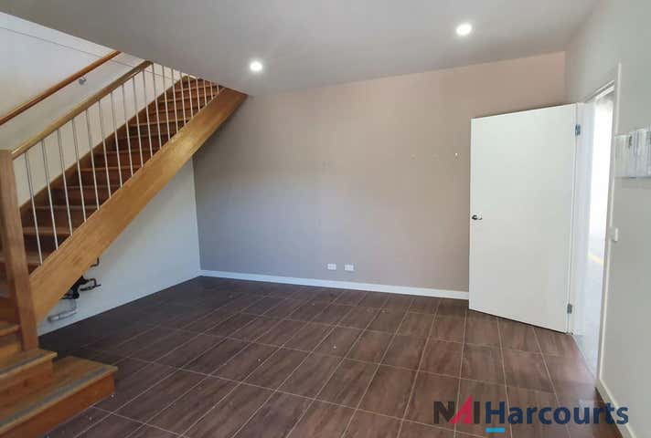 1/64 Yellowbox Drive Craigieburn VIC 3064 - Image 4