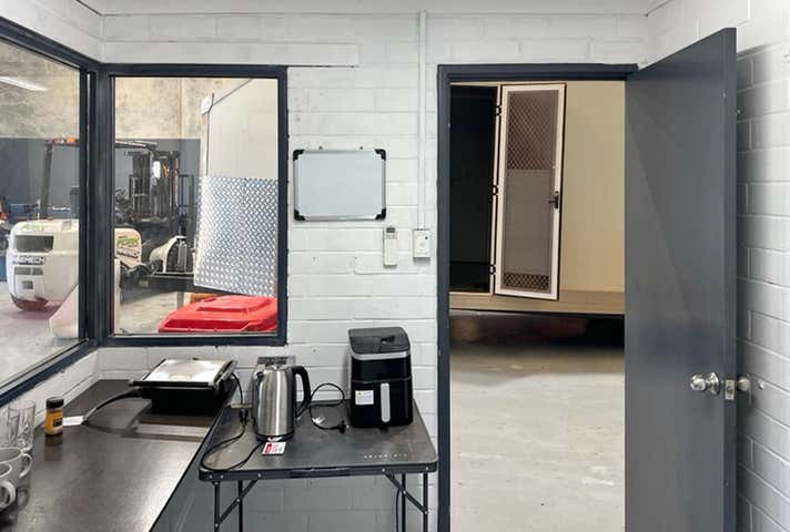 Unit 4, 30 Paramount Drive Wangara WA 6065 - Image 17