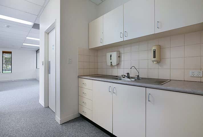 47 Catalano Circuit Canning Vale WA 6155 - Image 16