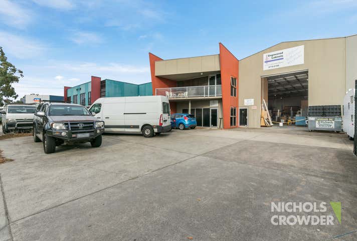 27 Sir Laurence Drive Seaford VIC 3198 - Image 2