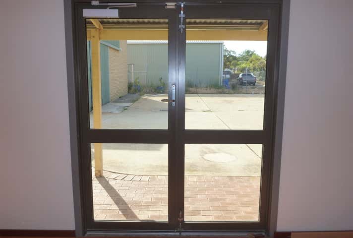 9 Runyon Road Midvale WA 6056 - Image 13