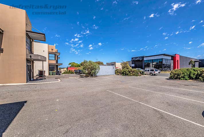 2/11 Blackly Row Cockburn Central WA 6164 - Image 5