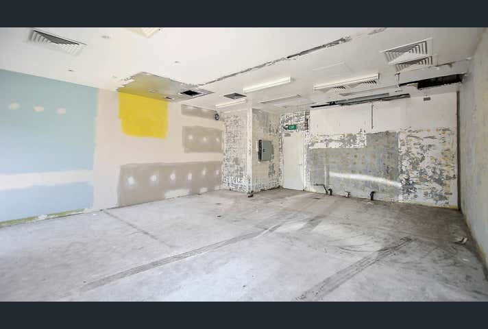 1a/1 Lakeview Boulevard Mermaid Waters QLD 4218 - Image 3