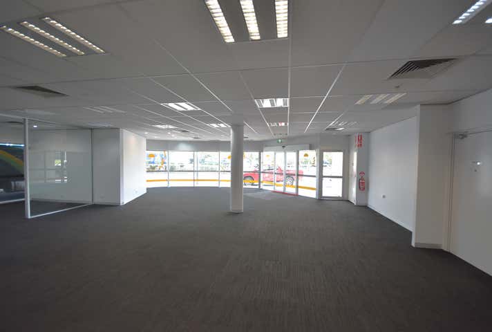 1-2/324 Griffith Road Lavington NSW 2641 - Image 3