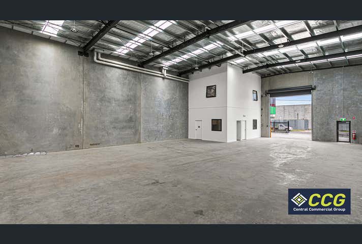 82 Davies Avenue Sunshine North VIC 3020 - Image 2