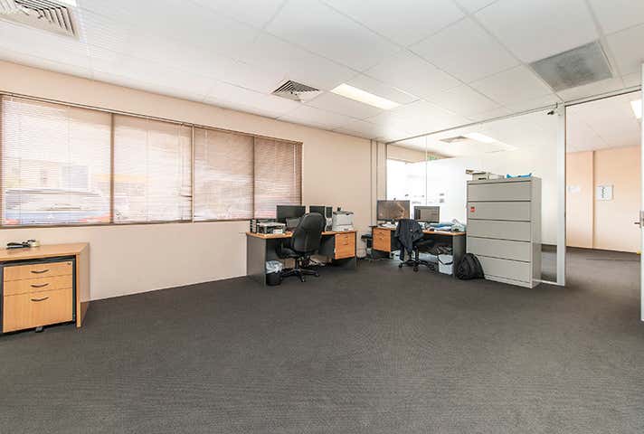 8 Blackly Row Cockburn Central WA 6164 - Image 12