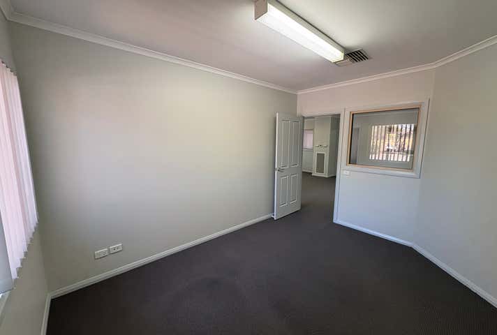 2 & 4/48 Conrad Place Lavington NSW 2641 - Image 14