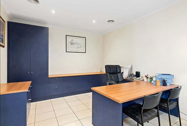 2/15 Hammer Court Hoppers Crossing VIC 3029 - Image 6