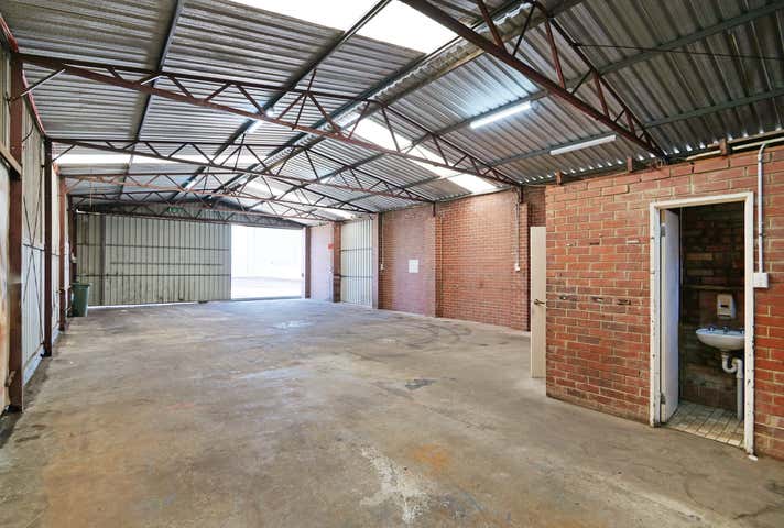 16 Muros Place Midvale WA 6056 - Image 10