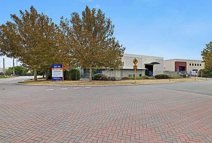 47 Catalano Circuit Canning Vale WA 6155 - Image 4