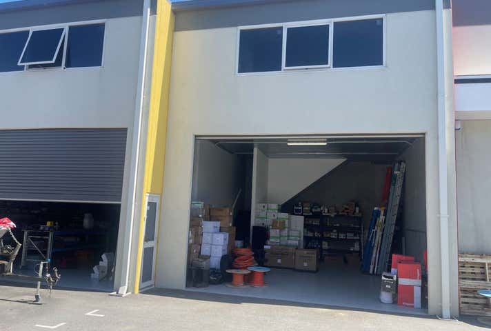 Unit 4, 19 Volcanic Loop Wangara WA 6065 - Image 3