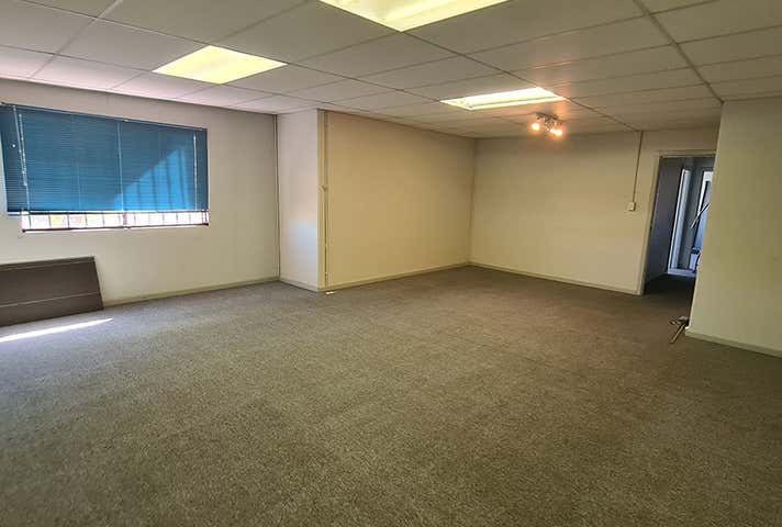 30 Truganina Rd Malaga WA 6090 - Image 15